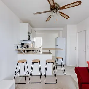 Le Central - Chambre Privative Avec Salon Et Terrasse Privee Maison d'hôtes